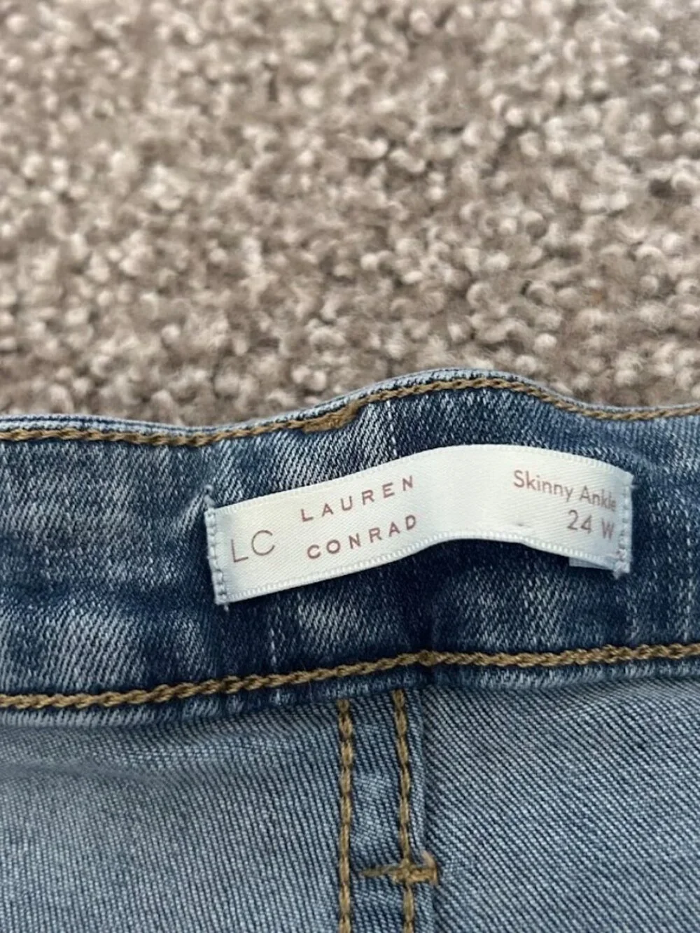 LC Lauren Conrad 🌲 measurements